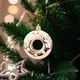 thumbnail image 5 of Adorno navideño de dona | Estrella de plástico con diseño de dona y pan dulce | Pack de 4 adornos navideños para decoración festiva, 5 of 5