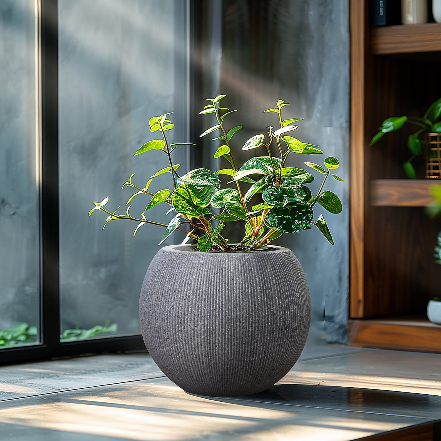 LuxenHome 14.5" Dia Round Planter Large Indoor Outdoor Plant Pot Modern Striped Plastic Planter Pot