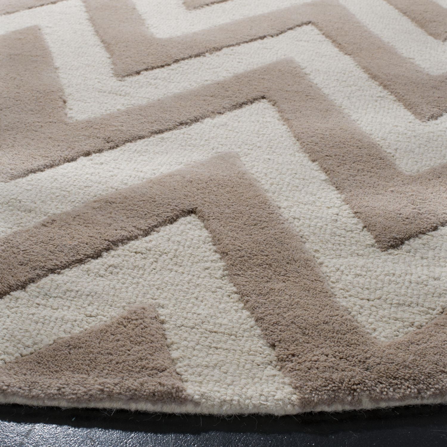 Safavieh Cambridge Kaitlyn Tapis Chevron