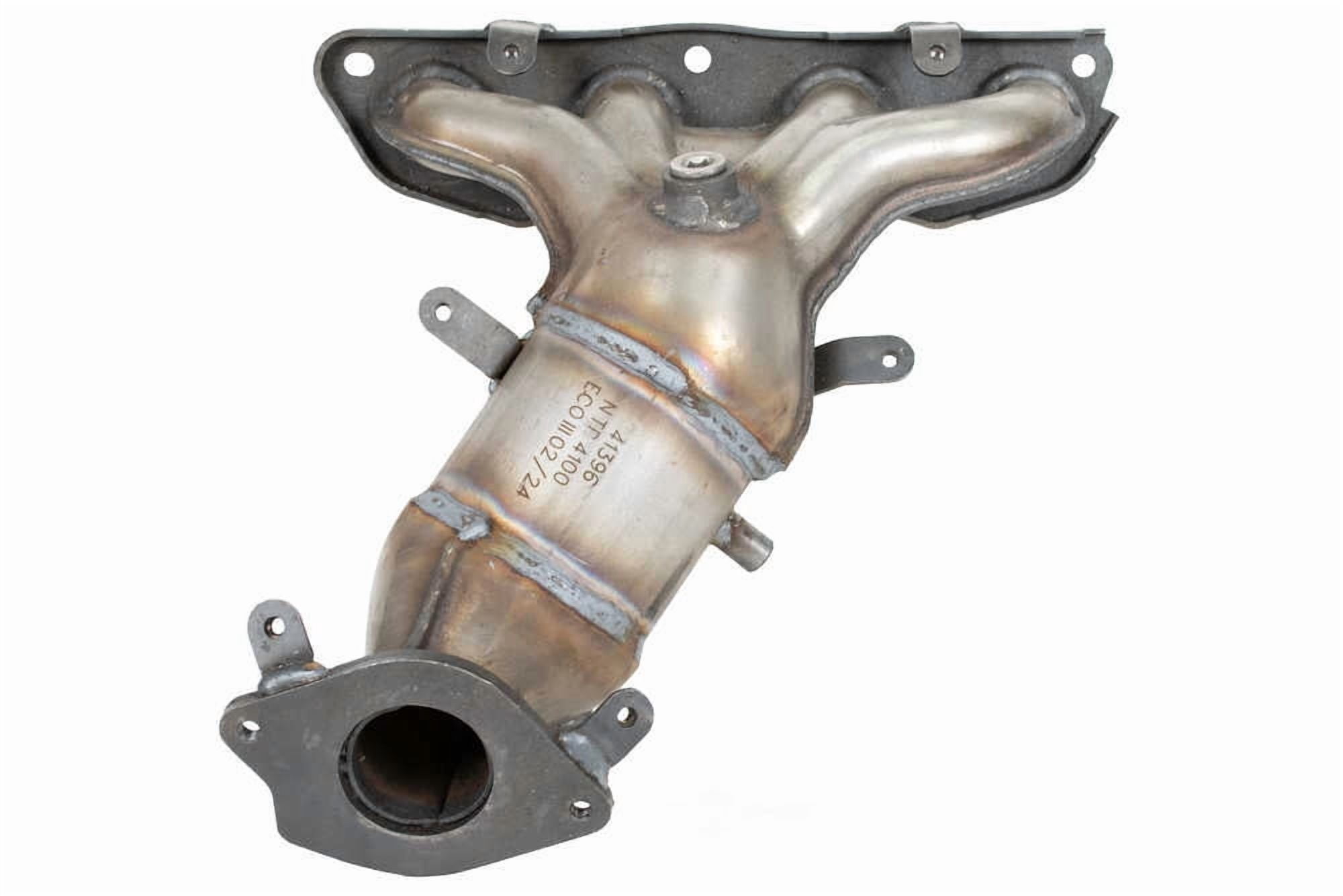 AP Exhaust 641658 Federal / EPA Catalytic Converter - Direct Fit w/ Integrated Manifold