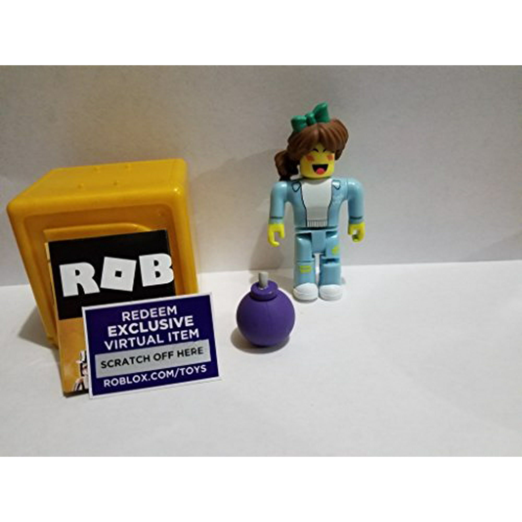 Roblox Gold Celebrity Series Super Bomb Survival Shopgirl Action Figure Mystery Box Virtual Item Code 2 5 Walmart Canada - gold roblox visor roblox