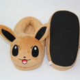 thumbnail image 4 of Zapatillas de felpa Eevee periféricas de animación de dibujos animados de invierno para el hogar, bolsos para hombre con suelo cálido, zapatos de algodón antideslizantes, 4 of 5