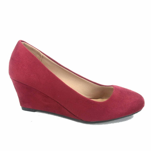 low heel round toe pumps