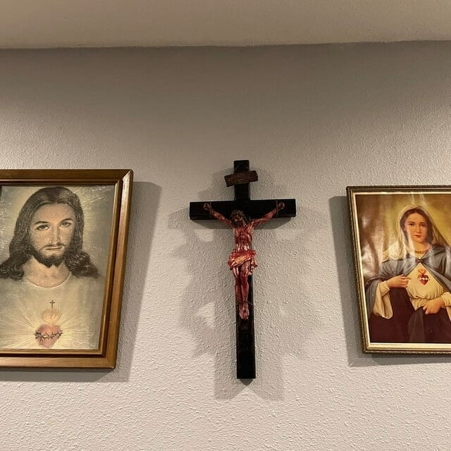 Fiudx Crucifijo Católico Realista de Pared, Estatua de Cristo Hecha a Mano, Regalo Religioso para Ocasiones Especiales, Decoración Esencial para El Hogar, Bautismo, Primera Comunión, Confirmación, Re