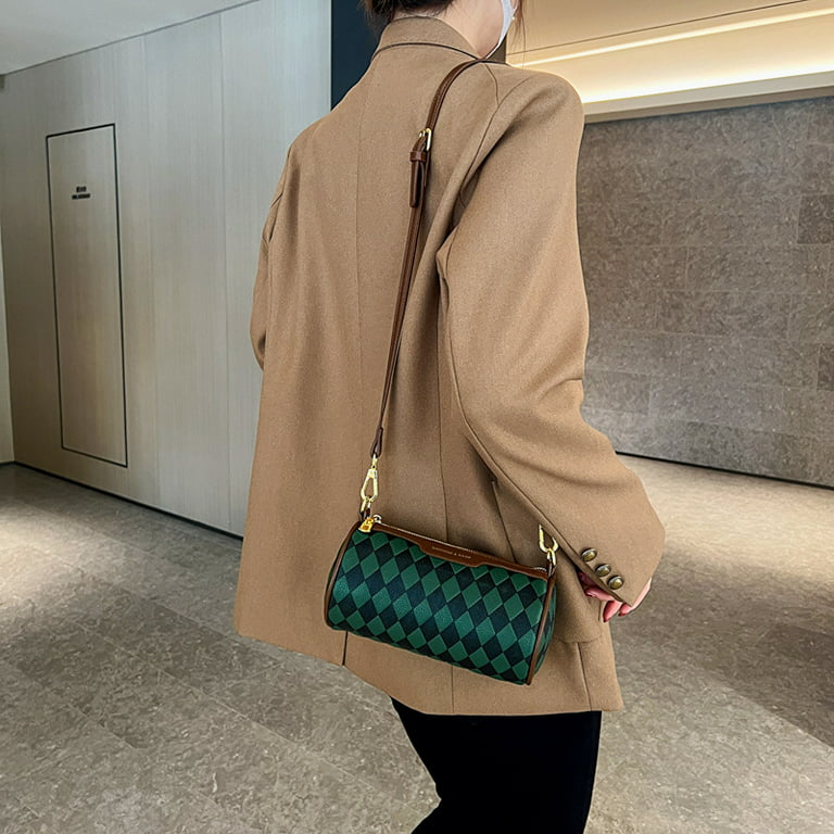 Qwzndzgr Leisure Rhombus Shoulder Bag for Women's 2022 Winter New Fashion Simple Small Design Cylinder Bag Simple Messenger Bag, Adult Unisex, Size