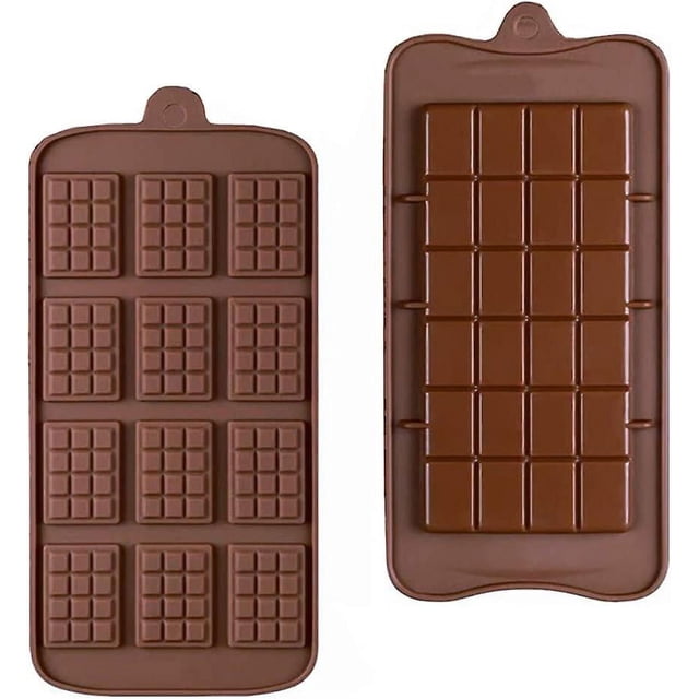 moldes para barras de chocolate molde de silicona desmontable para gomitas con chispas de chocolate mini molde para gofres bandeja para hornear con barra energética y proteína f, vista frontal de dos moldes marrón: molde para gofres 22,6×10,6×0,6 cm con 12 cavidades cuadradas (cada cavidad con rejilla 3x3) y molde de barra 22,3×10,6×0,8 cm con 15 segmentos; silicona flexible y antiadherente, pestaña con anilla para colgar, apto para horno, microondas, refrigerador y lavavajillas, ideal para desmoldar barras, gomitas y barras de proteína; su tamaño compacto lo hace adecuado para preparar porciones individuales o barras energéticas caseras.