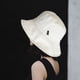 thumbnail image 2 of Sombrero de pescador de ala grande con corte simple de color beige para mujer, con circunferencia de 56 a 58 cm, informal, para lavabo, 2 of 5