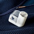 thumbnail image 2 of Honey-Can-Do LNT-02093 Rasoir Électrique pour Tissus avec Brosse, Blanc, 2 of 6