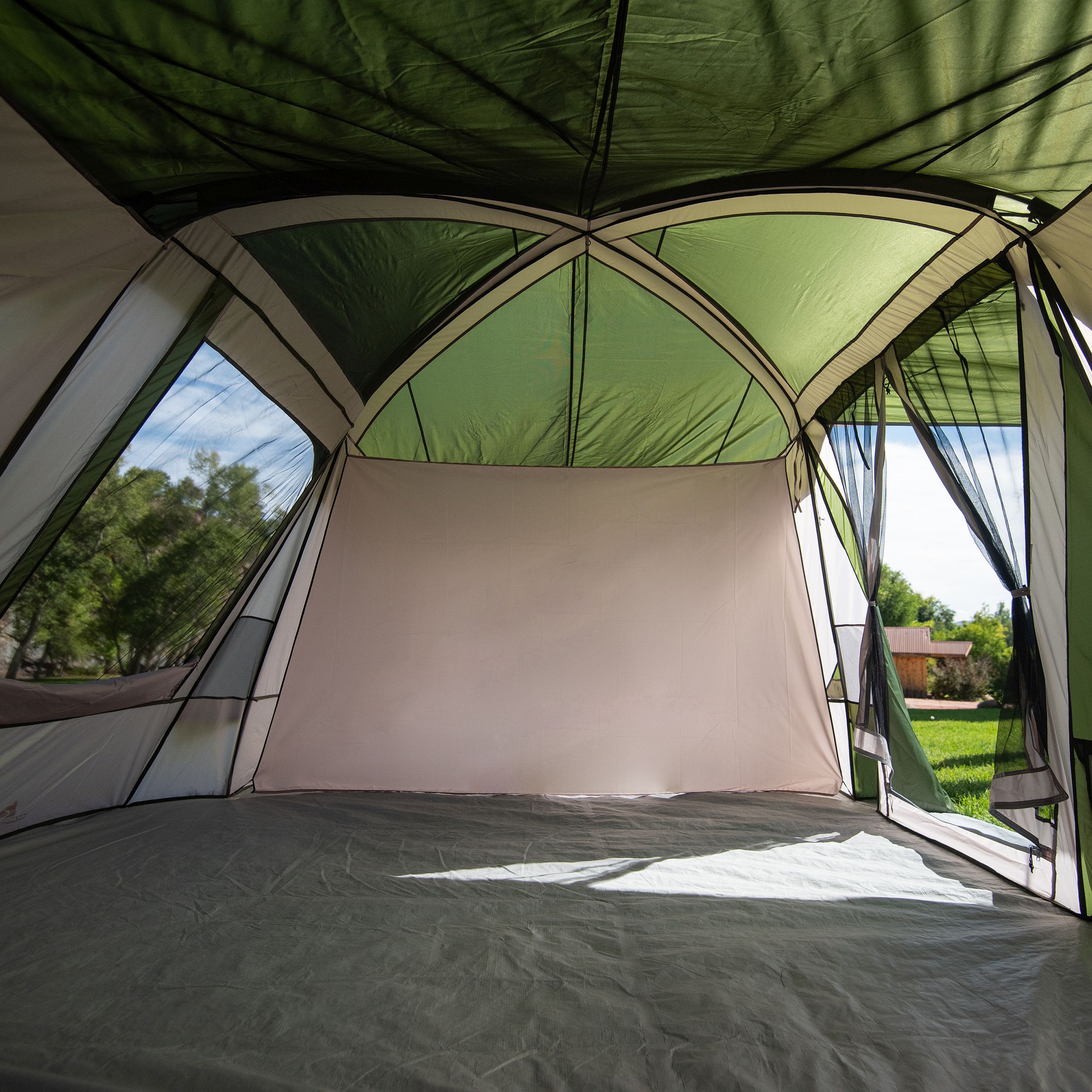 Carpa de Vacaciones para 10 Personas con 3 Habitaciones y Toldo de Sombra Ozark Trail 6