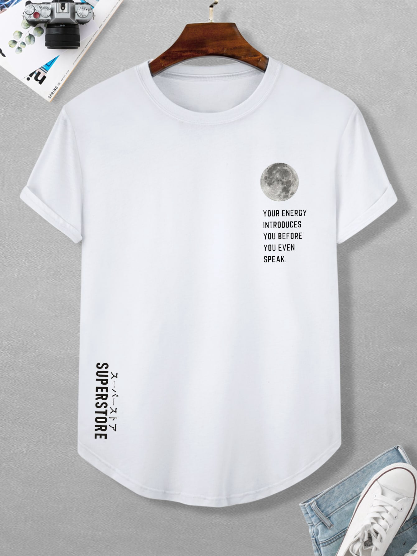 Men Moon Slogan Graphic Curved Hem Tee 