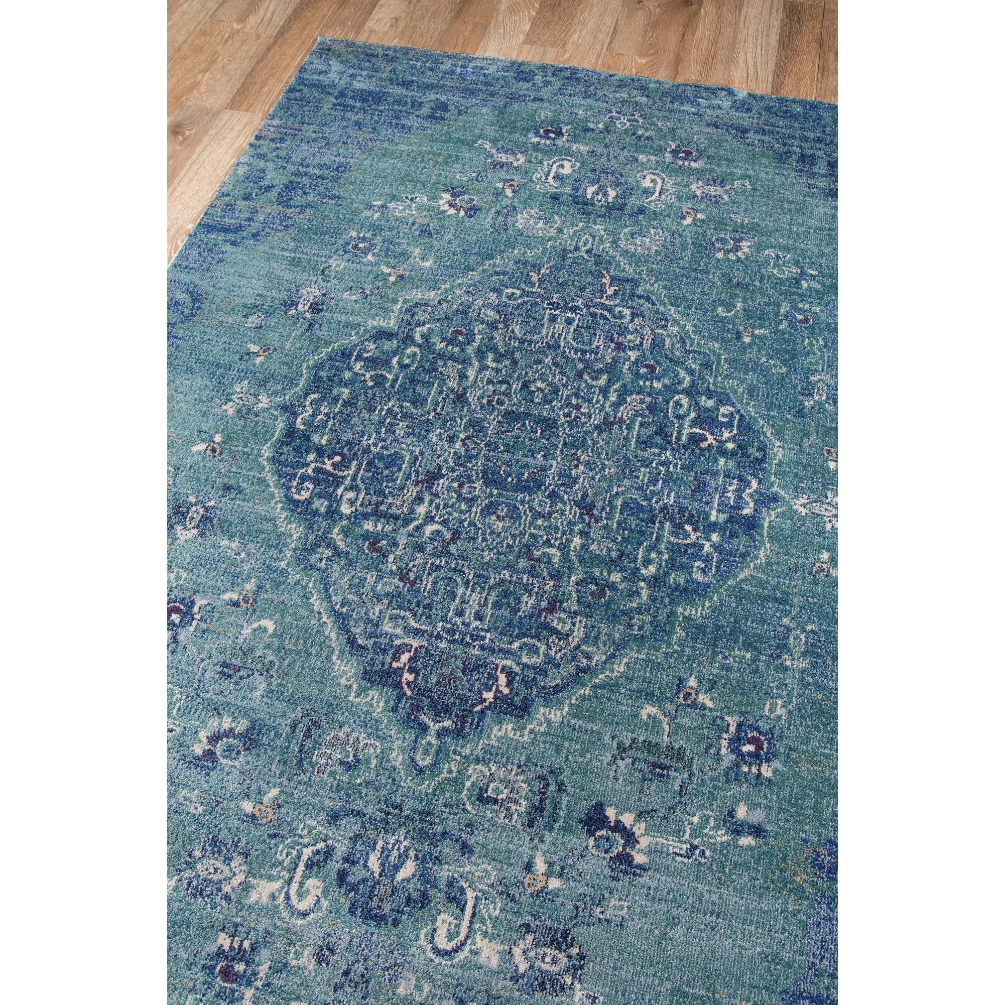 Momeni Amelia Polyester Blend Traditional Medallion Area Rug Denim 5'3" x 7'6" 5' x 8' Indoor Beige