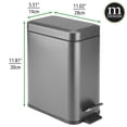 thumbnail image 4 of Bote de basura mDesign pequeño y moderno de metal de 5 litros con forro extraíble, 4 of 8