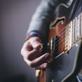 thumbnail image 2 of LOVEVER 7 Pcs Pics en Feutre pour Guitare Pics Colorés Ukulélé Plectres Instrument de Musique, 2 of 8