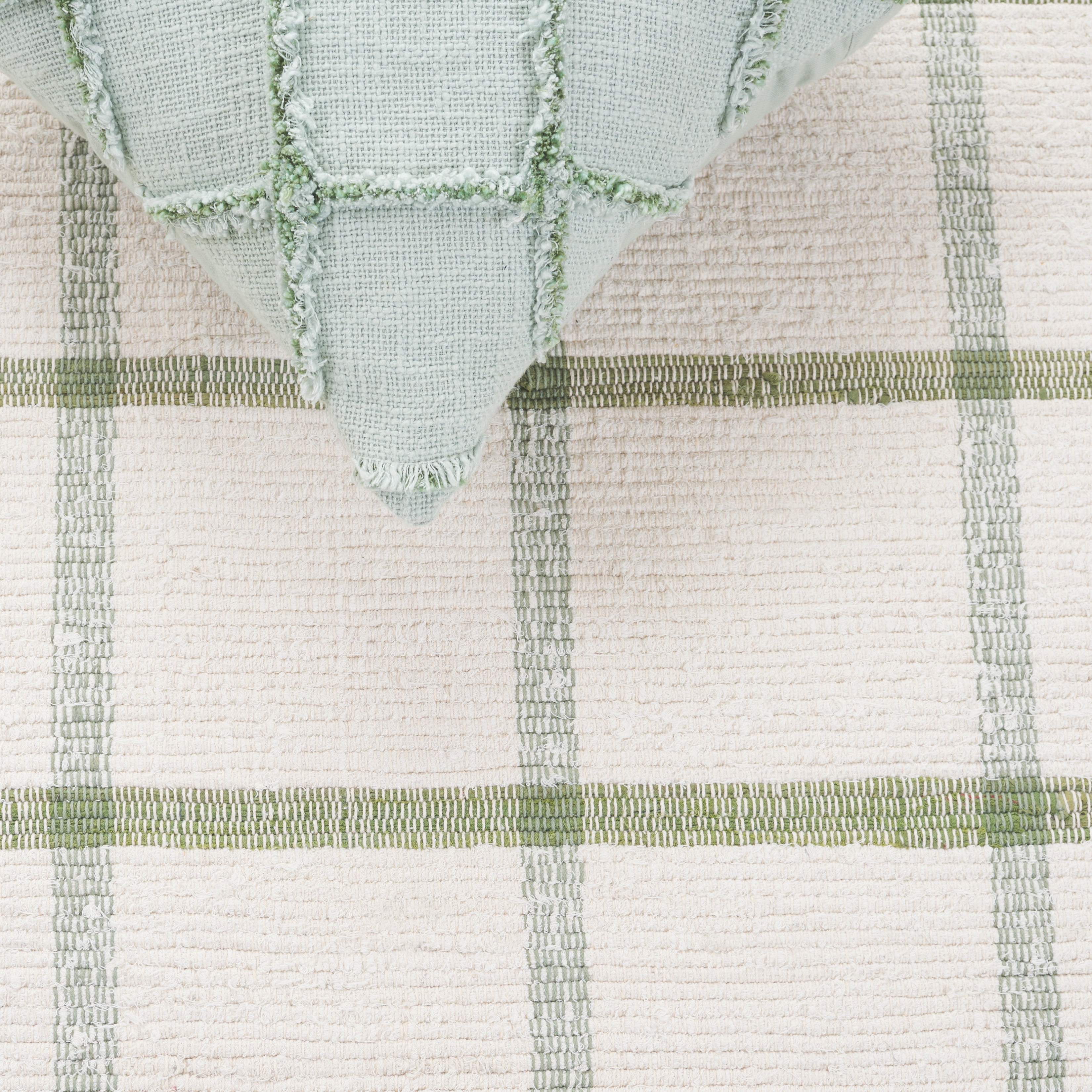 SAFAVIEH Montauk Bevin Checkered Runner Rug, Ivory/Green, 2'3" x 8'