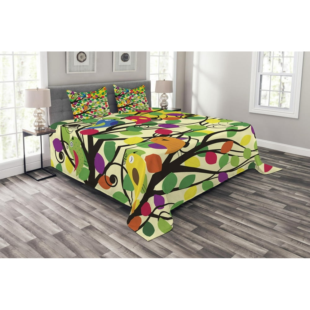 Birds Bedspread Set King Size, Cheerful Happy Birds Singing on Lively