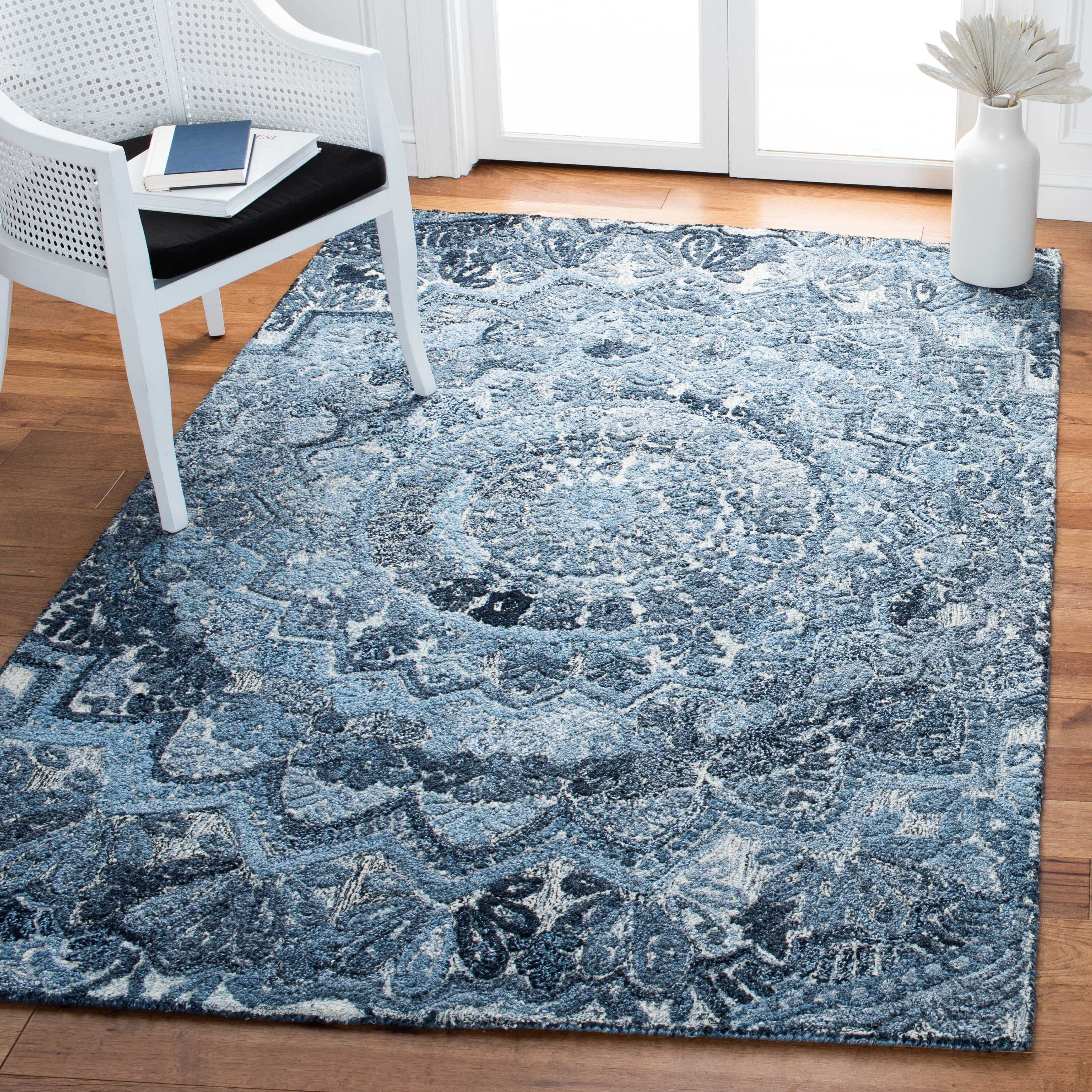 SAFAVIEH Marquee Georgiana Floral Area Rug, Blue/Grey, 6' x 6' Square