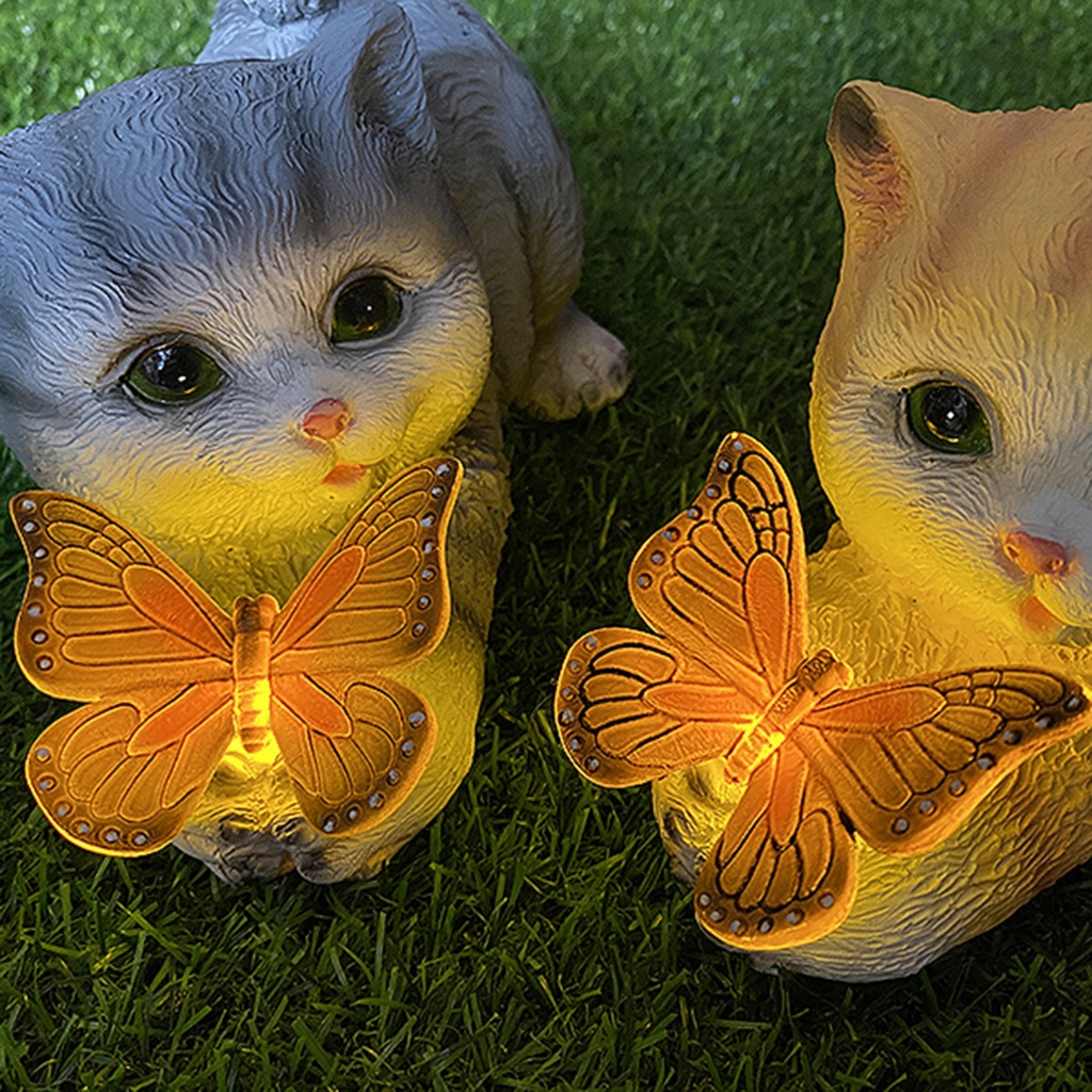 Resin Cats Solar Light Garden Statue for Yard Lawn Decoration Life Like Cats Solar Lamp with Butterfly Decorative Figurine