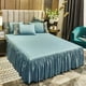 thumbnail image 1 of Faldón de cama de cobertura total con ribete de encaje con volantes – Bandas elásticas resistentes a la suciedad, al desgaste y antideslizantes para la protección del colchón., 1 of 6