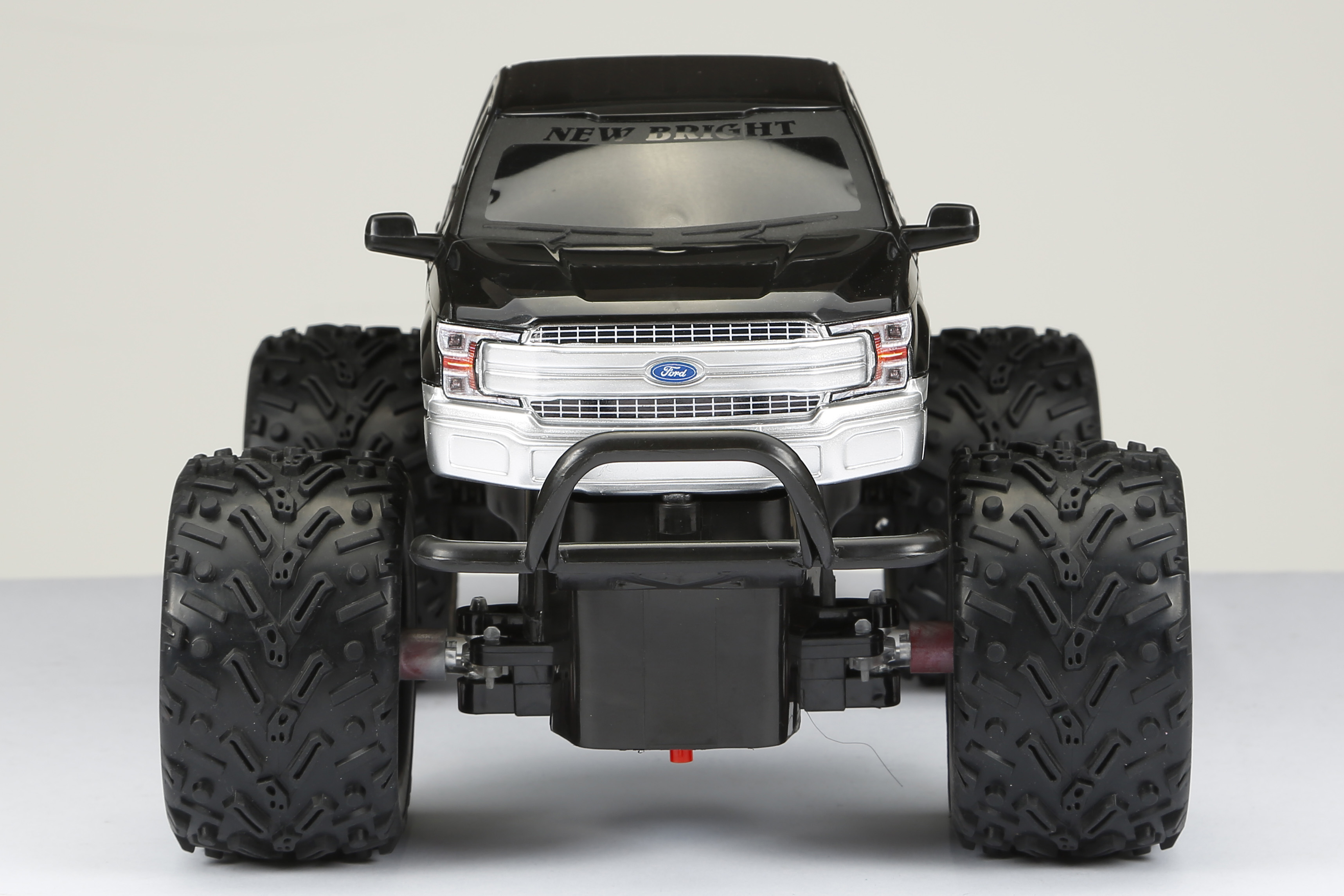 New Bright 1:16 Black Ford F-150 Radio Control Truck