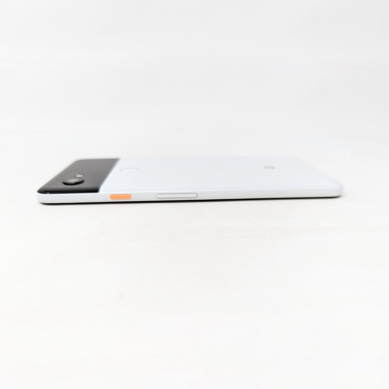 Google Pixel 2 XL 64GB G011C Factory Unlocked 6" 4GB RAM Smartphone - Black & White (Good)