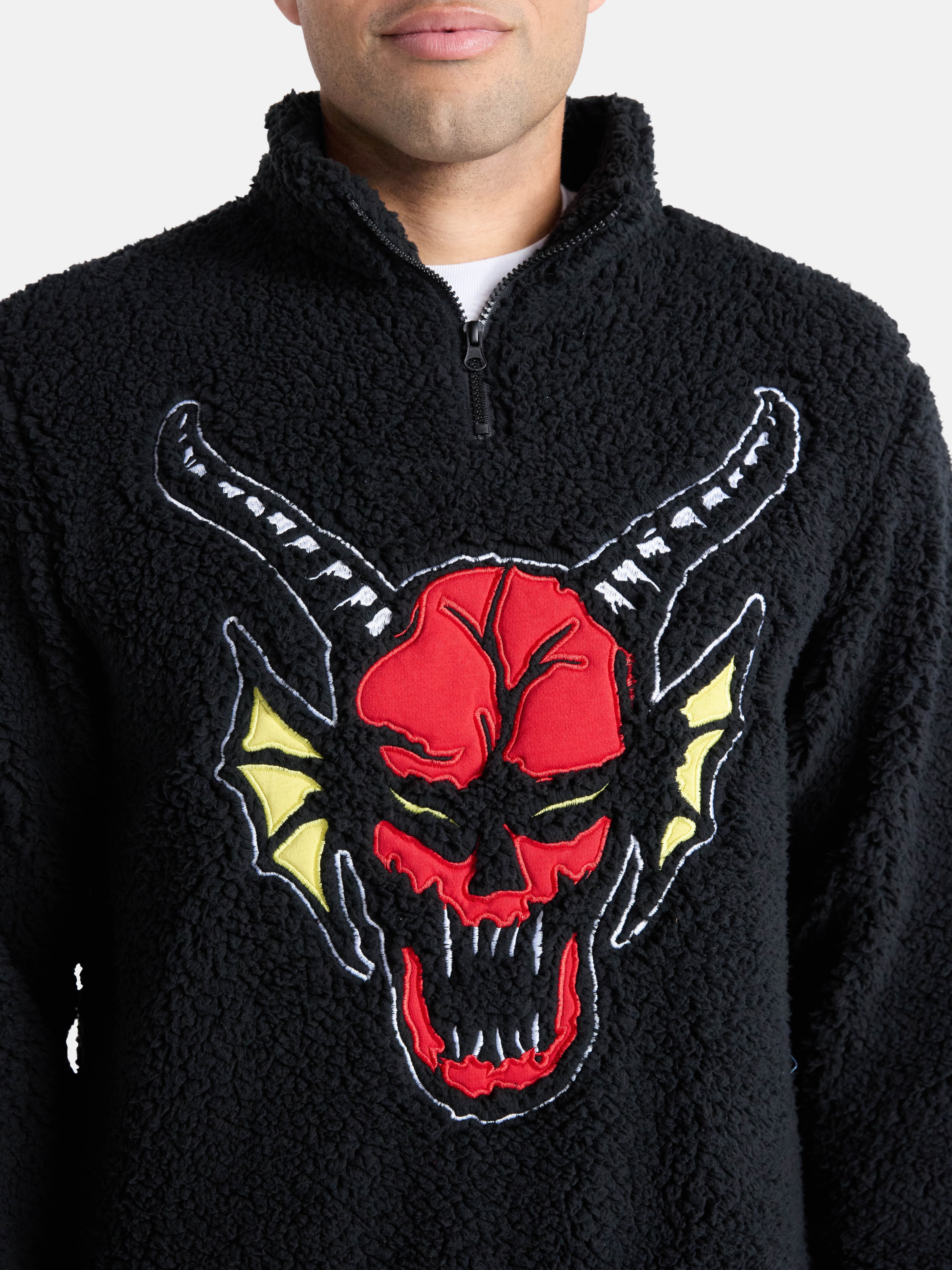Netflix Stranger Things Men's and Big Men's Plush Fleece Quarter Zip Sweatshirt, Sizes XS-3XL