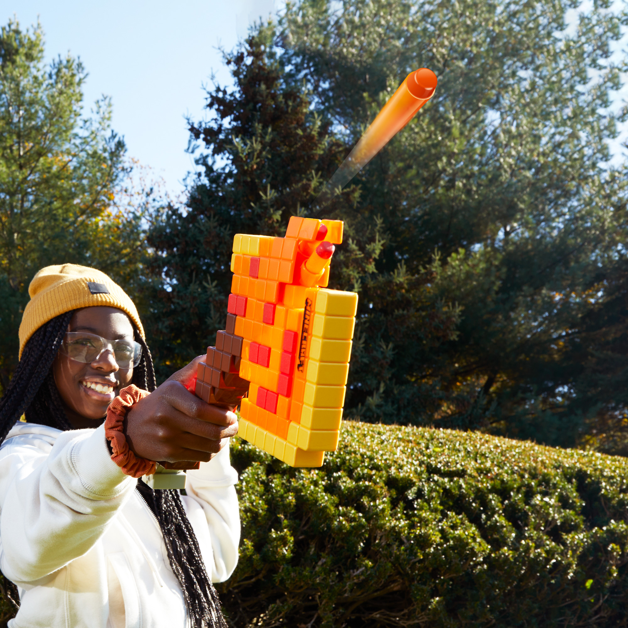 Nerf Minecraft Firebrand Dart-Blasting Axe photo 8