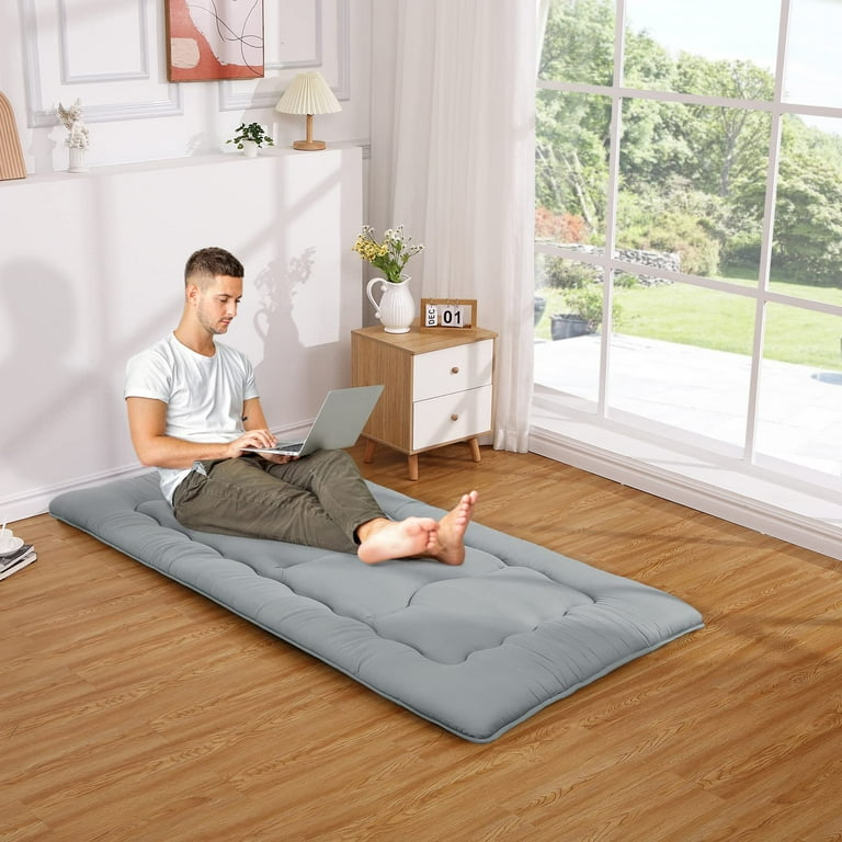 Sleeping on a japanese futon new arrivals