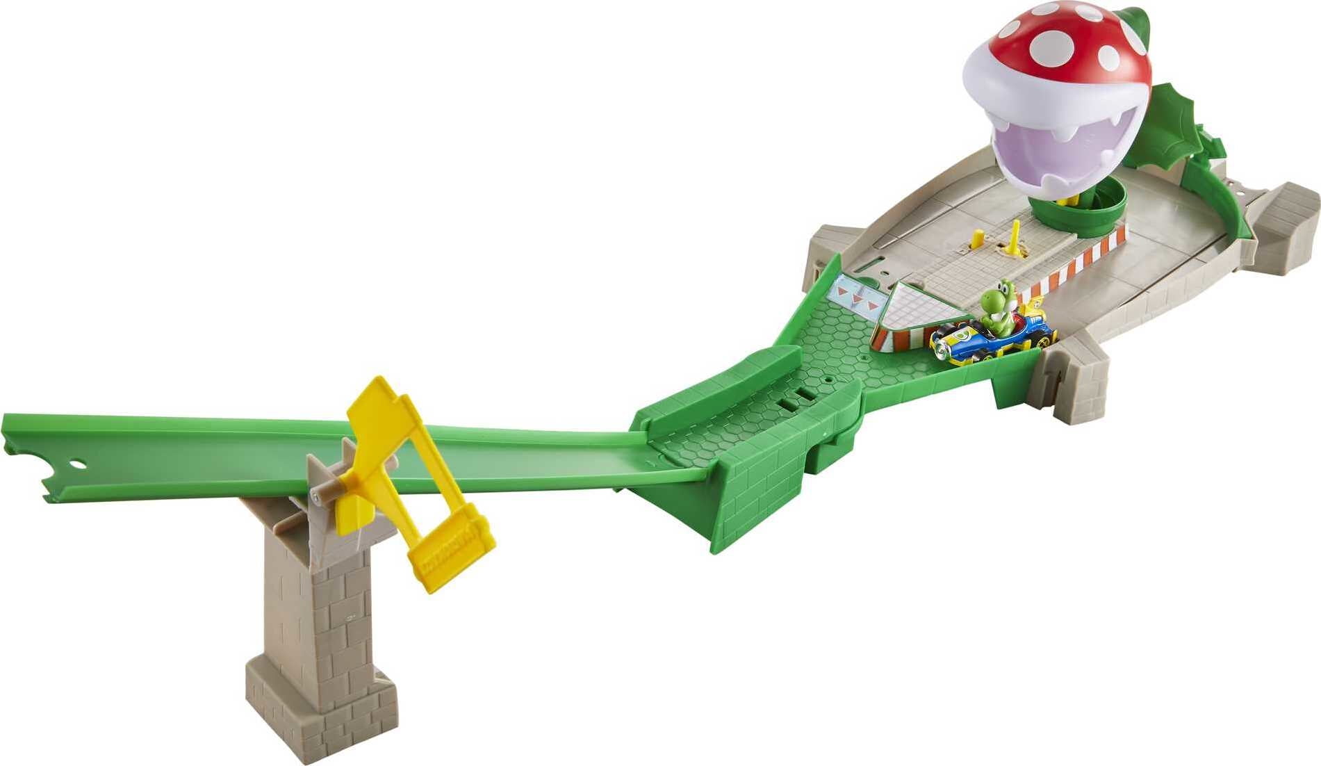 Hot Wheels Mario Kart Piranha Plant Track Set with 1:64 Scale Yoshi Toy Kart & Gravity Launcher