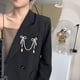 thumbnail image 5 of Broches y alfileres Broche Moda Rhinestone Doble Bowknot Pin Broche Vintage Perlas Borla Traje Collar Solapa Camisa Broches Pin, 5 of 5