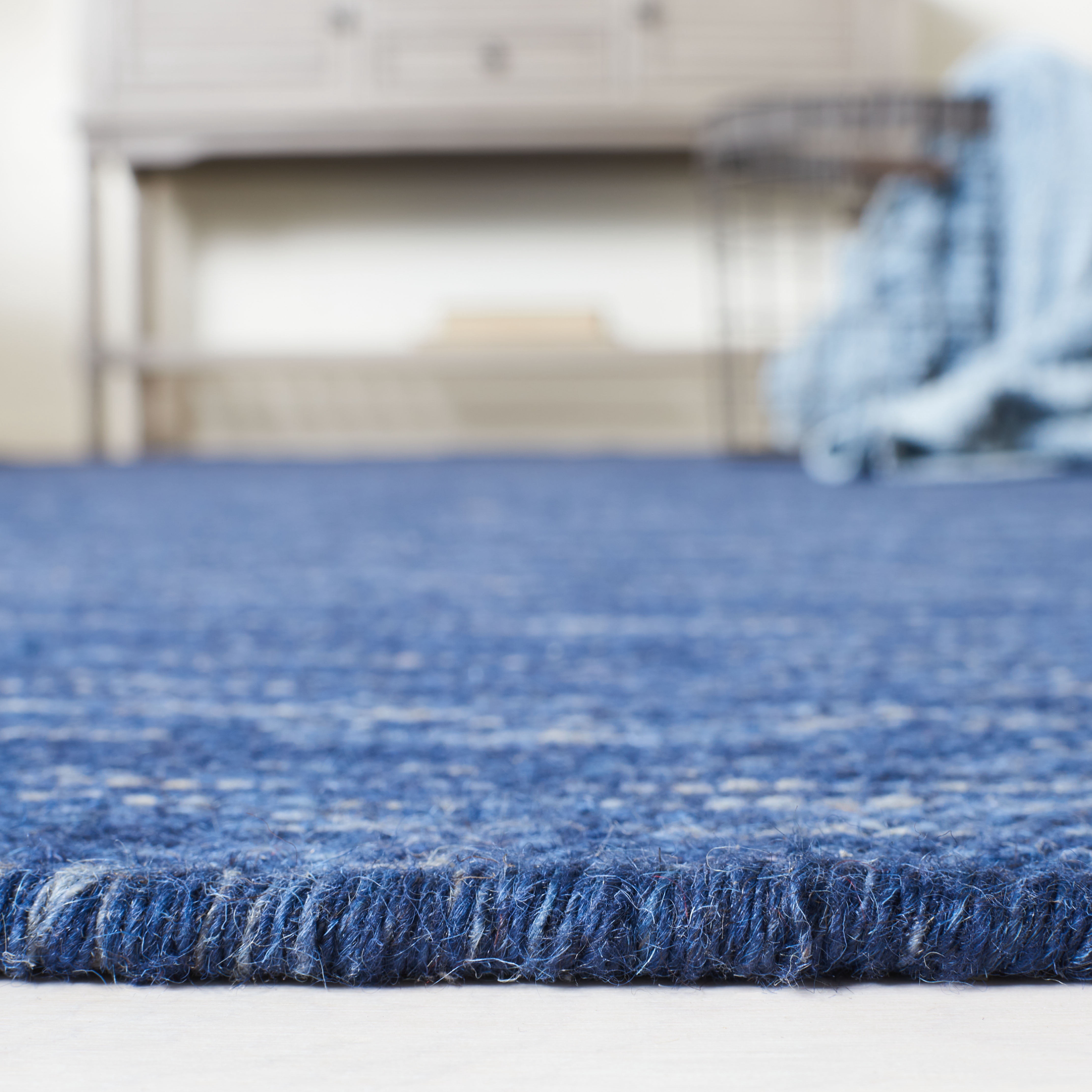 SAFAVIEH Kilim Roderick Solid Area Rug, Navy/Blue, 6' x 6' Square