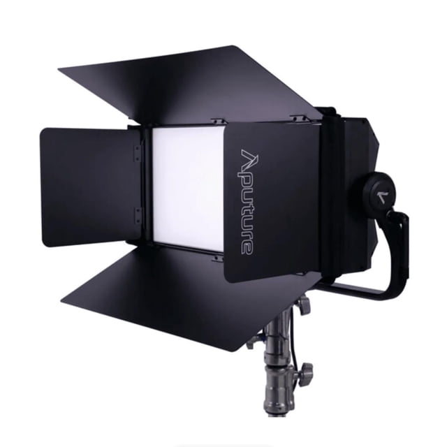Puerta de granero Aputure NOVA P600c para panel LED
