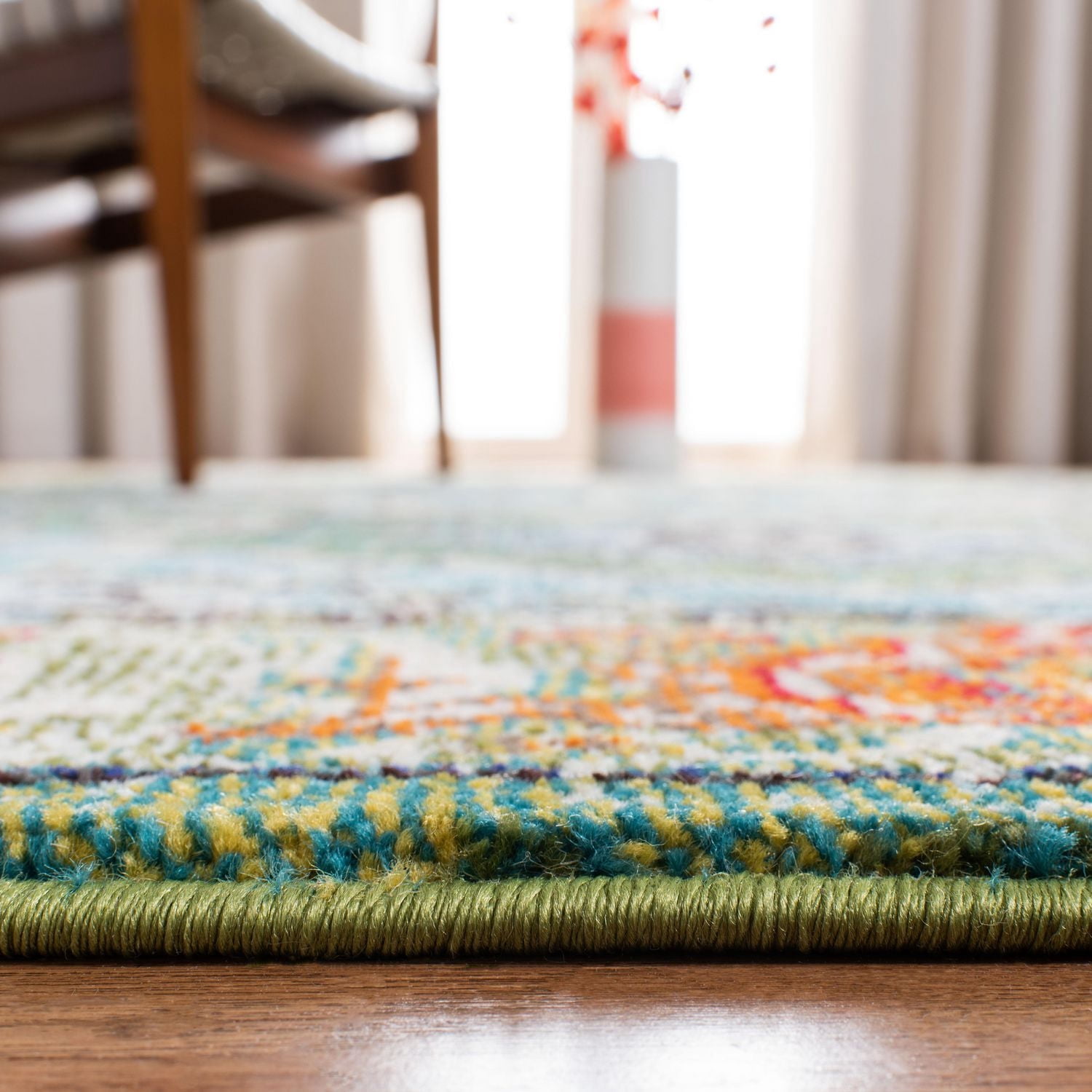 Safavieh Monaco Vivyan Traditional Area Rug