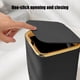 thumbnail image 5 of Cubo de basura de sobremesa con tapa | Papelera de plástico pequeña para oficina | Cubo de basura compacto para casa, dormitorio, dormitorio, opción montada en la pared | Control de olores |, 5 of 6