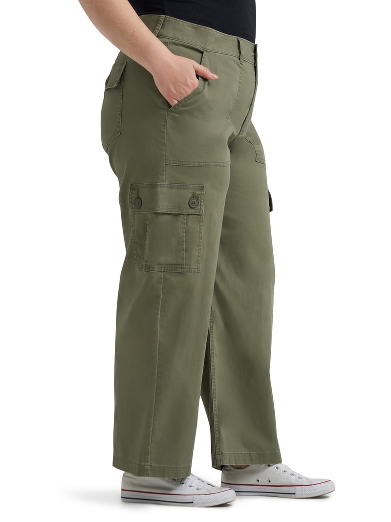 Lee® Women's Plus Heritage Loose Fit Straight Leg Cargo Pant