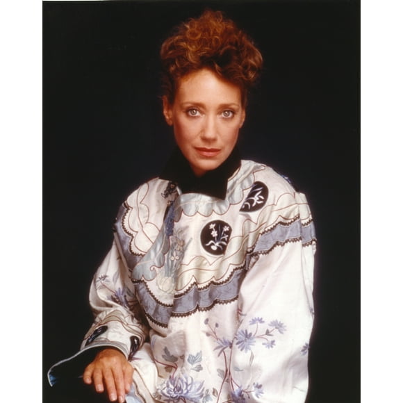 Marisa Berenson Posed in Black Background Portrait Photo Print (8 x 10)