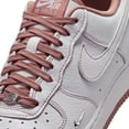 thumbnail image 5 of Tenis Nike para Mujer Air Force 1 07 Mini Jewel, 5 of 5