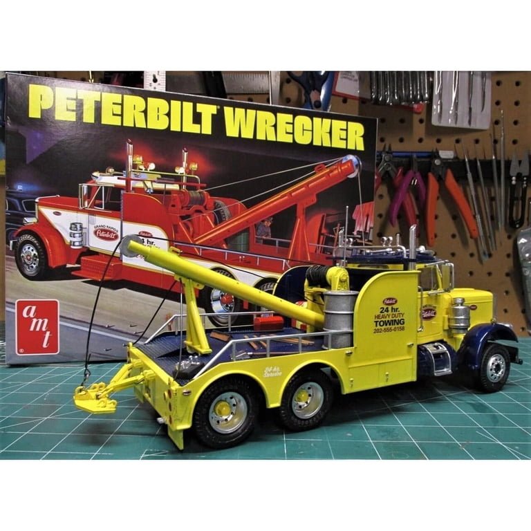 unknown AMT Peterbilt 359 Wrecker 1:25 Scale Model Kit, over 250