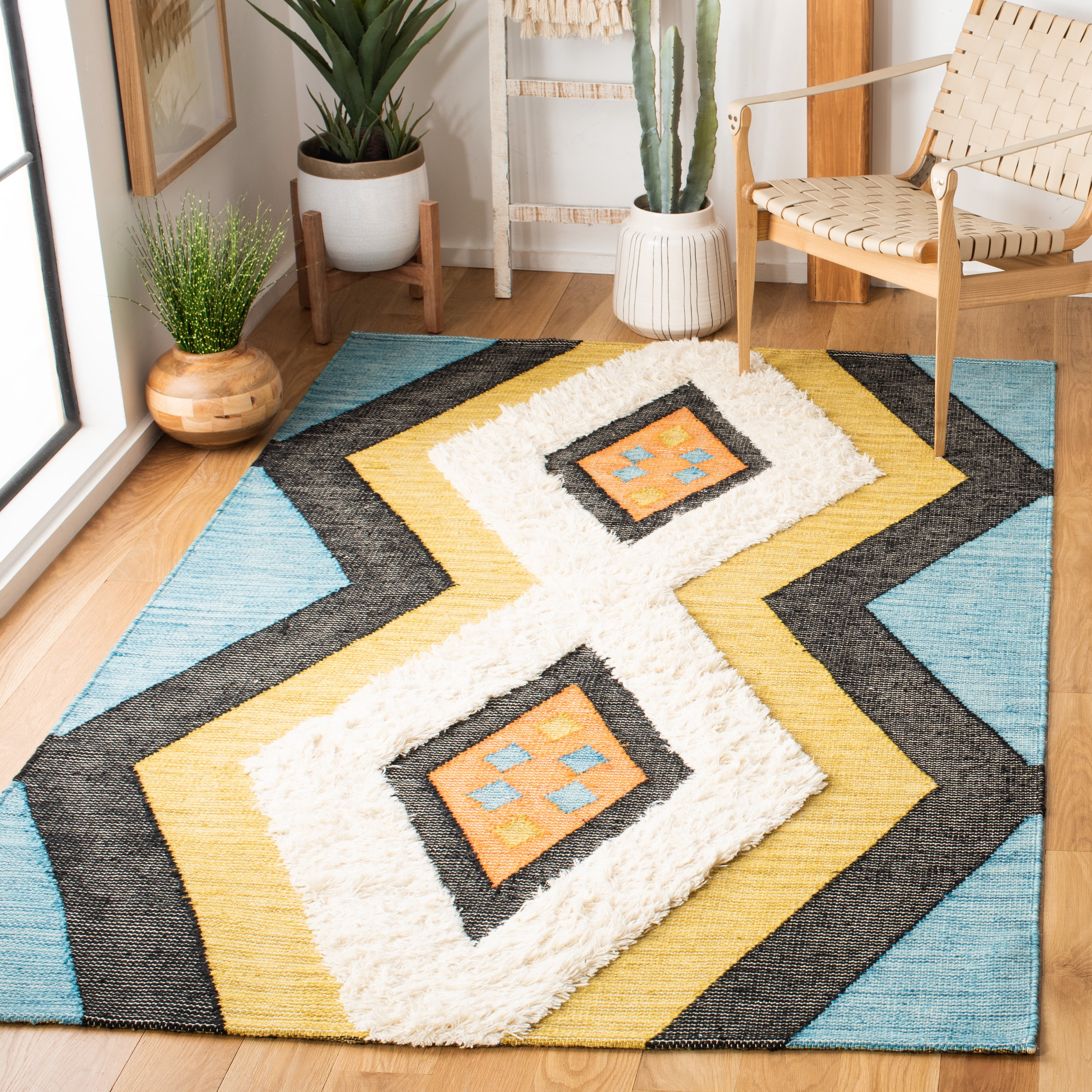 SAFAVIEH Kenya Kerstin Diamond Area Rug, Black/Ivory, 6' x 9'