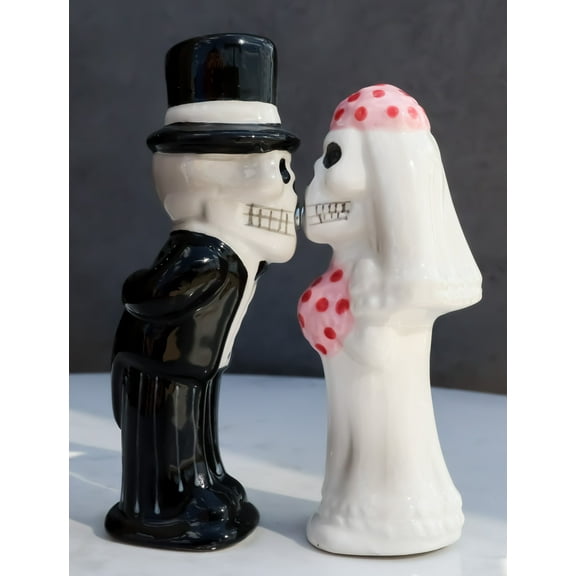 Ebros Day Of The Dead Salt & Pepper Shakers Skeleton Couple Bride & Groom Set