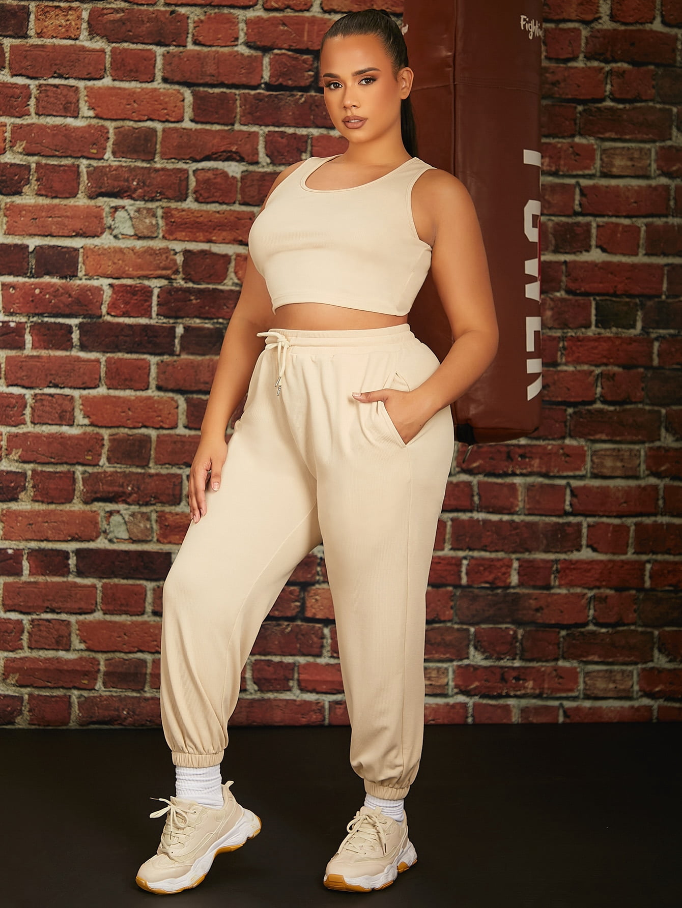 Plus Size Scoop Neck Tank Top 