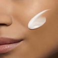 thumbnail image 4 of Sérum Clarins Pore Control 30 ml Cierra poros Renueva luminosidad, 4 of 5