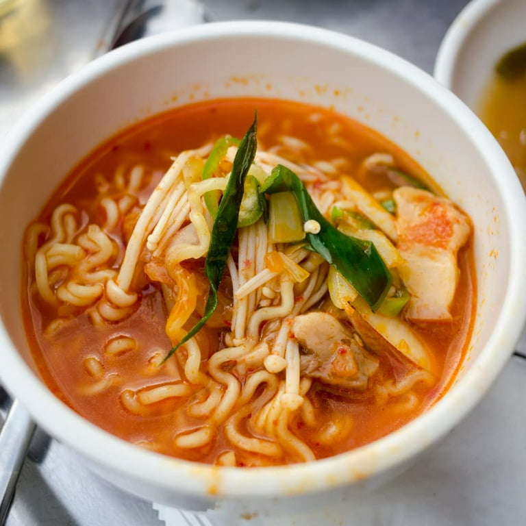 Jongga Kimchi Ramen Hot & Spicy Instant Cup Noodles 85Gm - Walmart.com