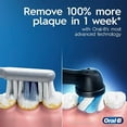 thumbnail image 2 of Oral-B iO Cepillo de dientes eléctrico recargable iO Deep Clean, Icy Blue con iO Series 3 Limited, 2 cabezales y estuche de viaje - Sensor de presión para proteger las encías - 3 configuraciones de li, 2 of 5