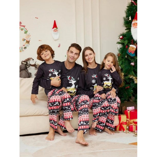Conjuntos navideños a juego para la familia, pijamas familiares con estampado de caribú navideño de dibujos animados, ropa de bebé para casa de vacaciones, novedad de 2023
