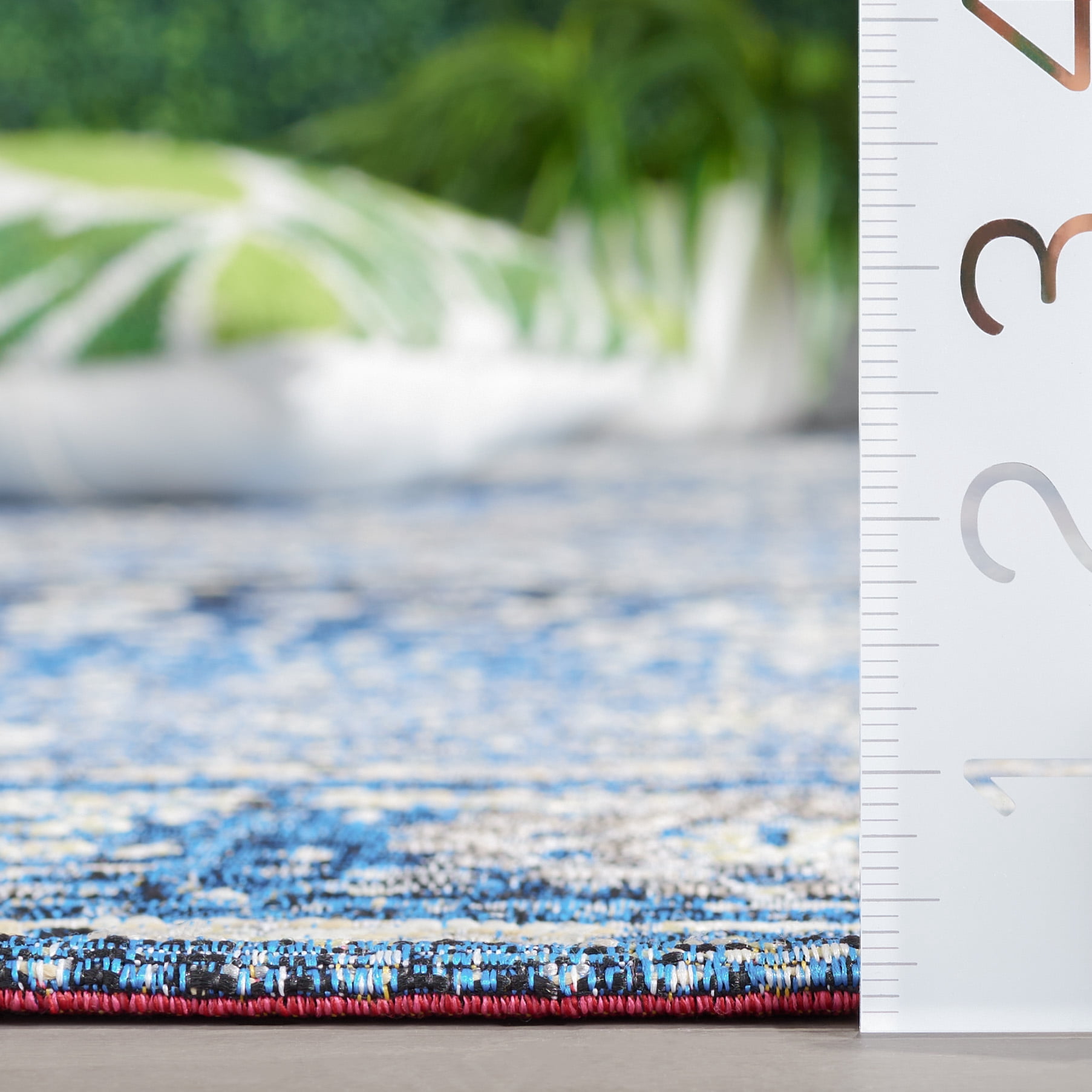 SAFAVIEH Barbados Paolo Traditional Indoor/Outdoor Area Rug, Blue/Ivory, 4' x 6'