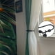 thumbnail image 4 of Abrazadera de cortina de metal decorativa con gancho de pared, 4 of 7