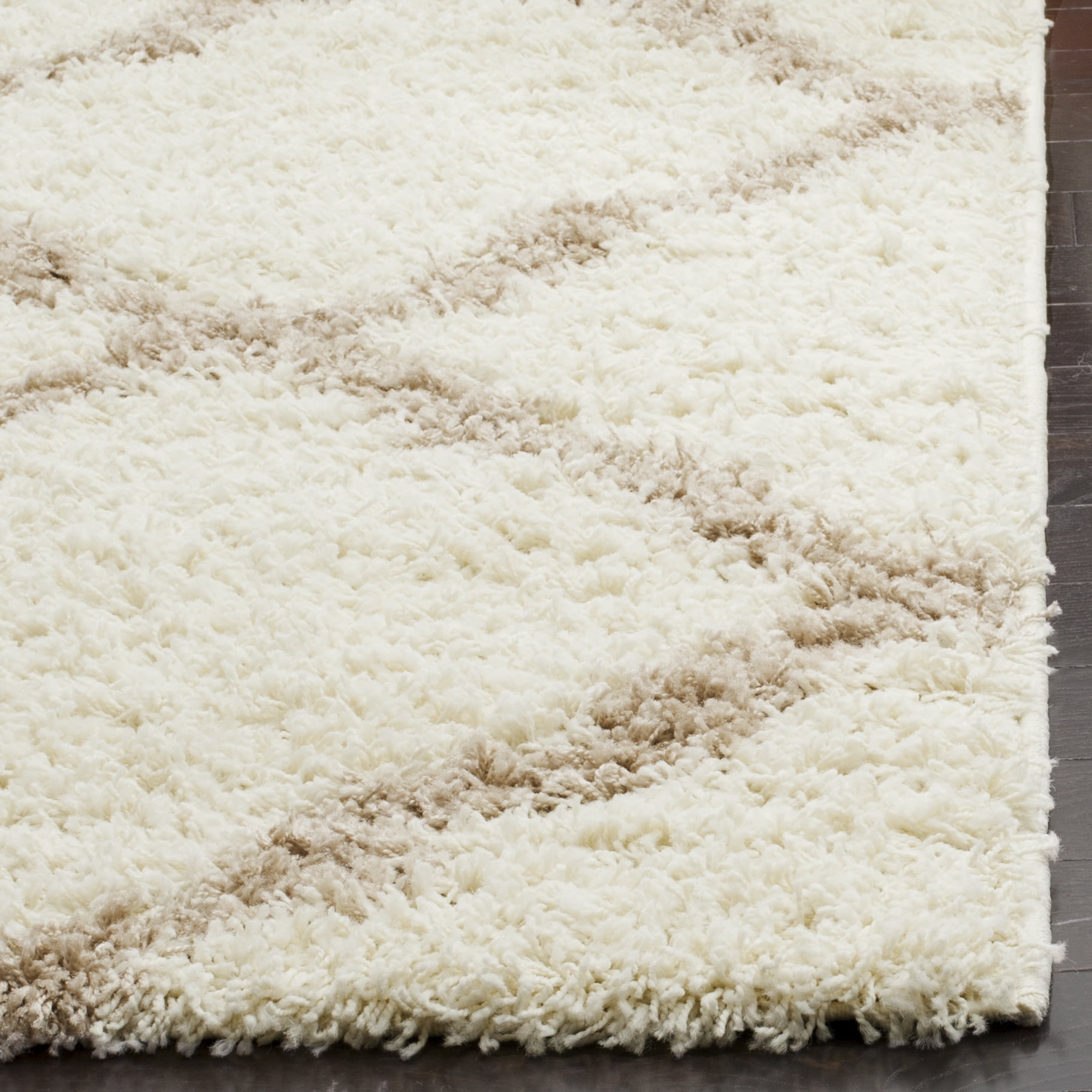 SAFAVIEH Dallas Logan Geometric Shag Runner Rug, Ivory/Beige, 2'3" x 16'
