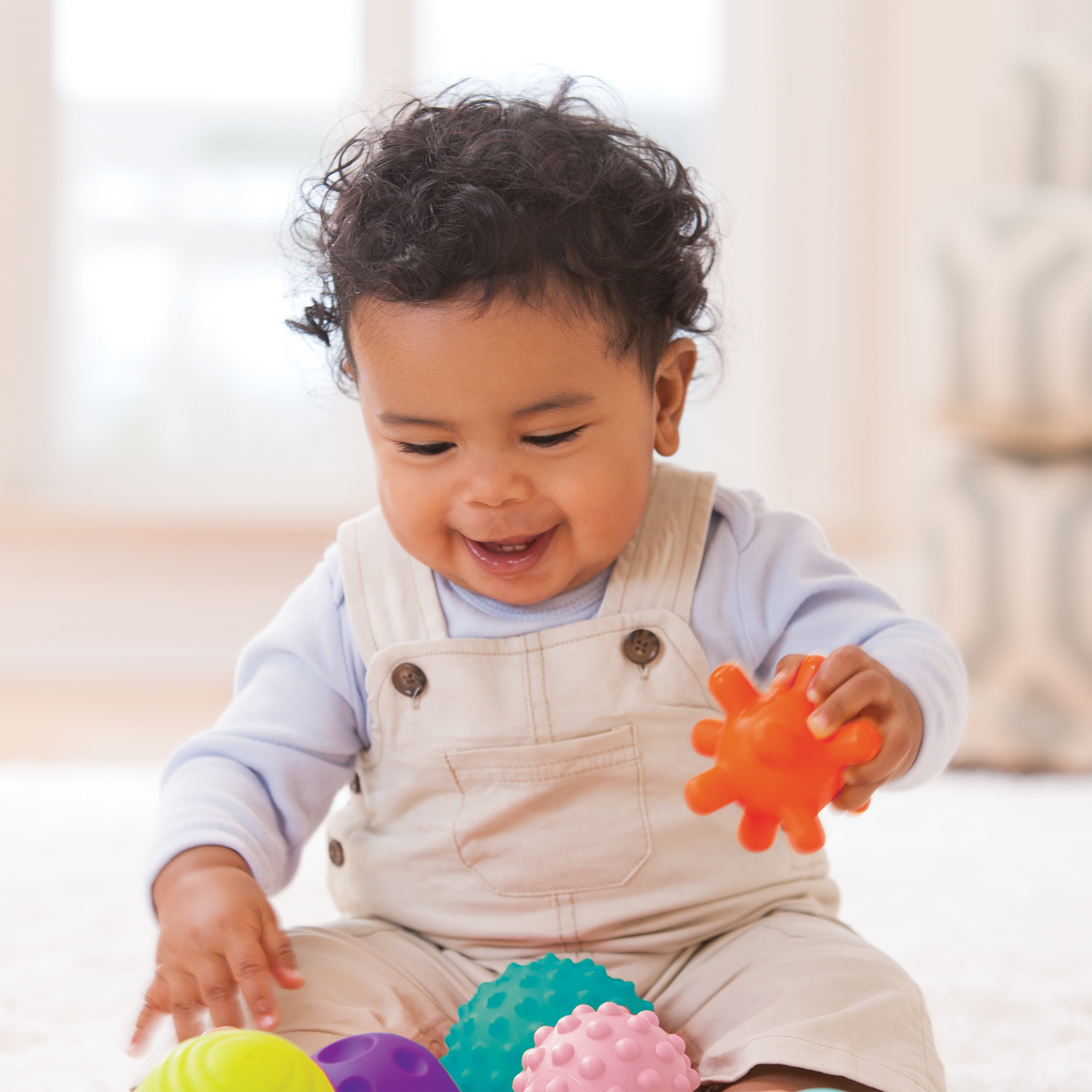 Infantino Textured Plastic Multi-Ball Set, 6-12 Months, Multicolor, 10-Piece