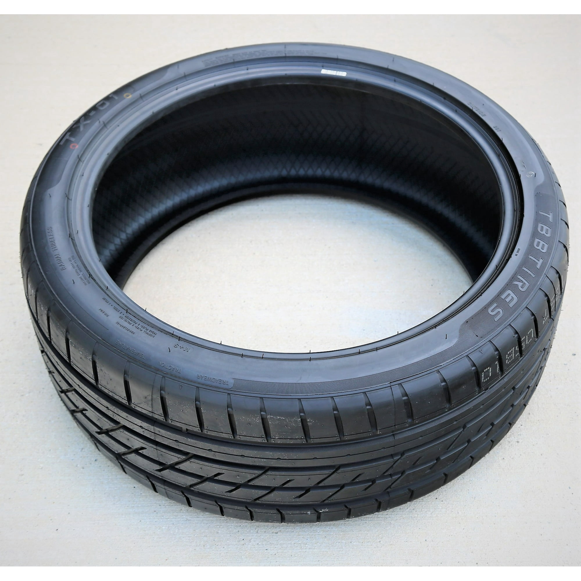 TBB TX-01/GX-01 305/40R22XL 114V Tire