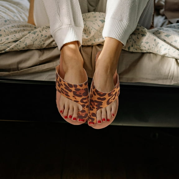 LULULION 1 Pair of Lady Beach Sandals PU Leopard Lightweight Breathable Open-toe Sandals for Women Summer Wear